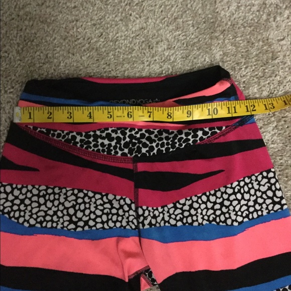 Patterned Leggings - Picture 4 of 8